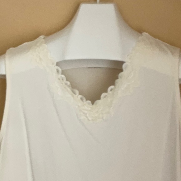 2 Piece Bundle CJ Banks Size 2X Women’s Tops - Picture 3 of 9